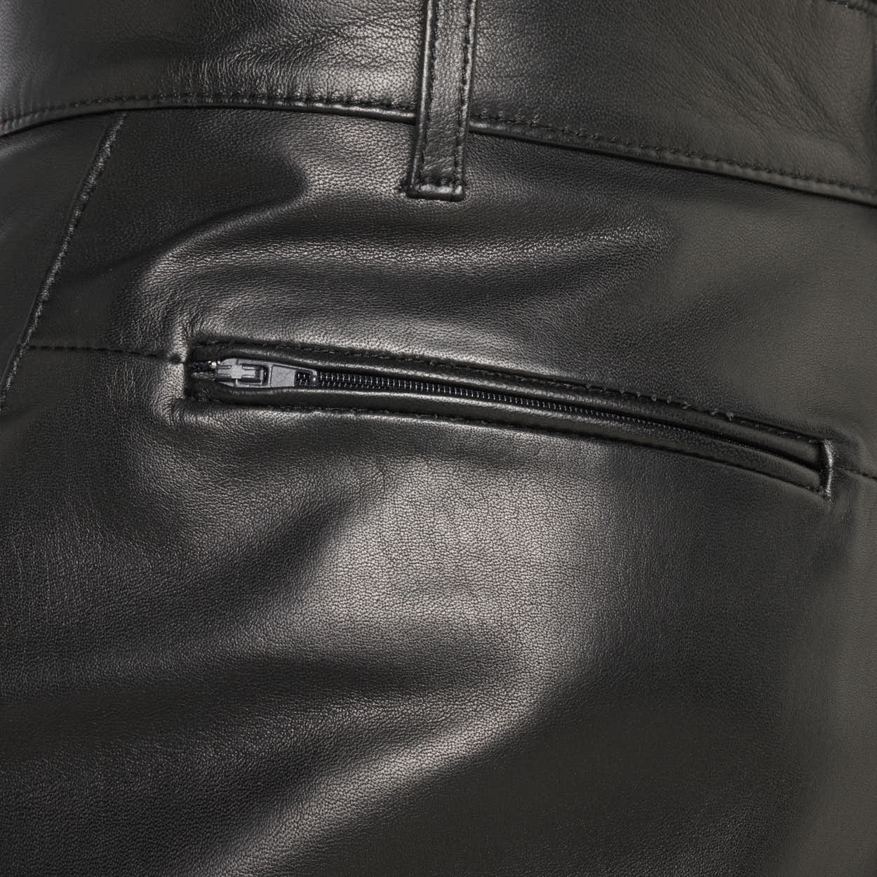 Pantalón de Cuero